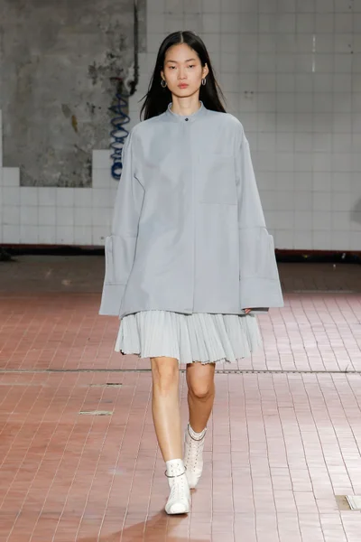 Look 5